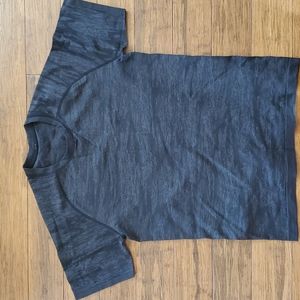 Lululemon short sleeve excellent condition